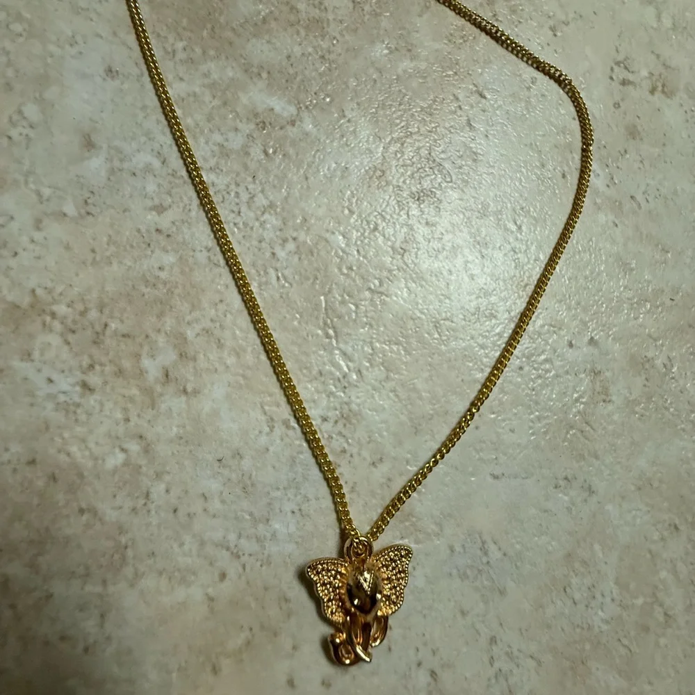 Elegant Gold Elephant Pendant Necklace